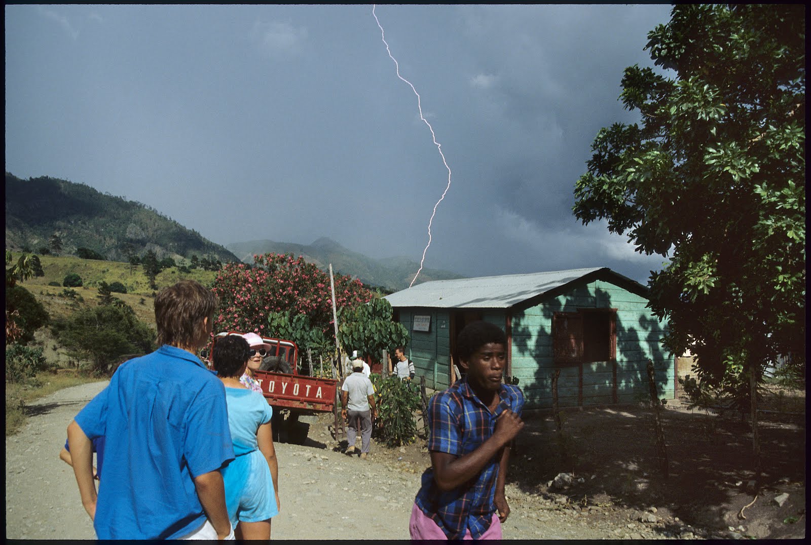 http://infinitestatemachine.com/wp-content/uploads/2011/08/storm_approaching.jpg